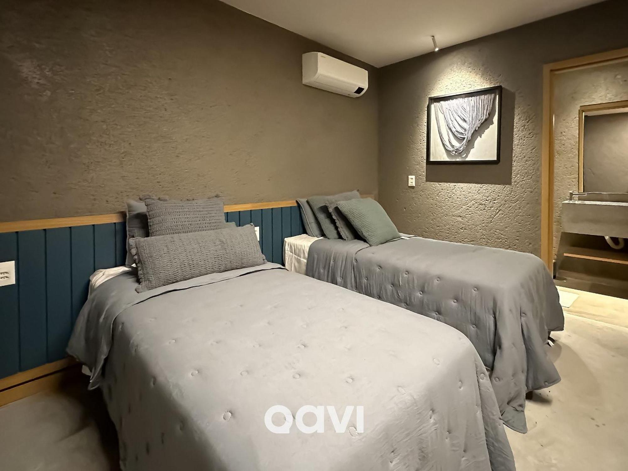 Qavi - Pysa De Luxo Por A Vista
